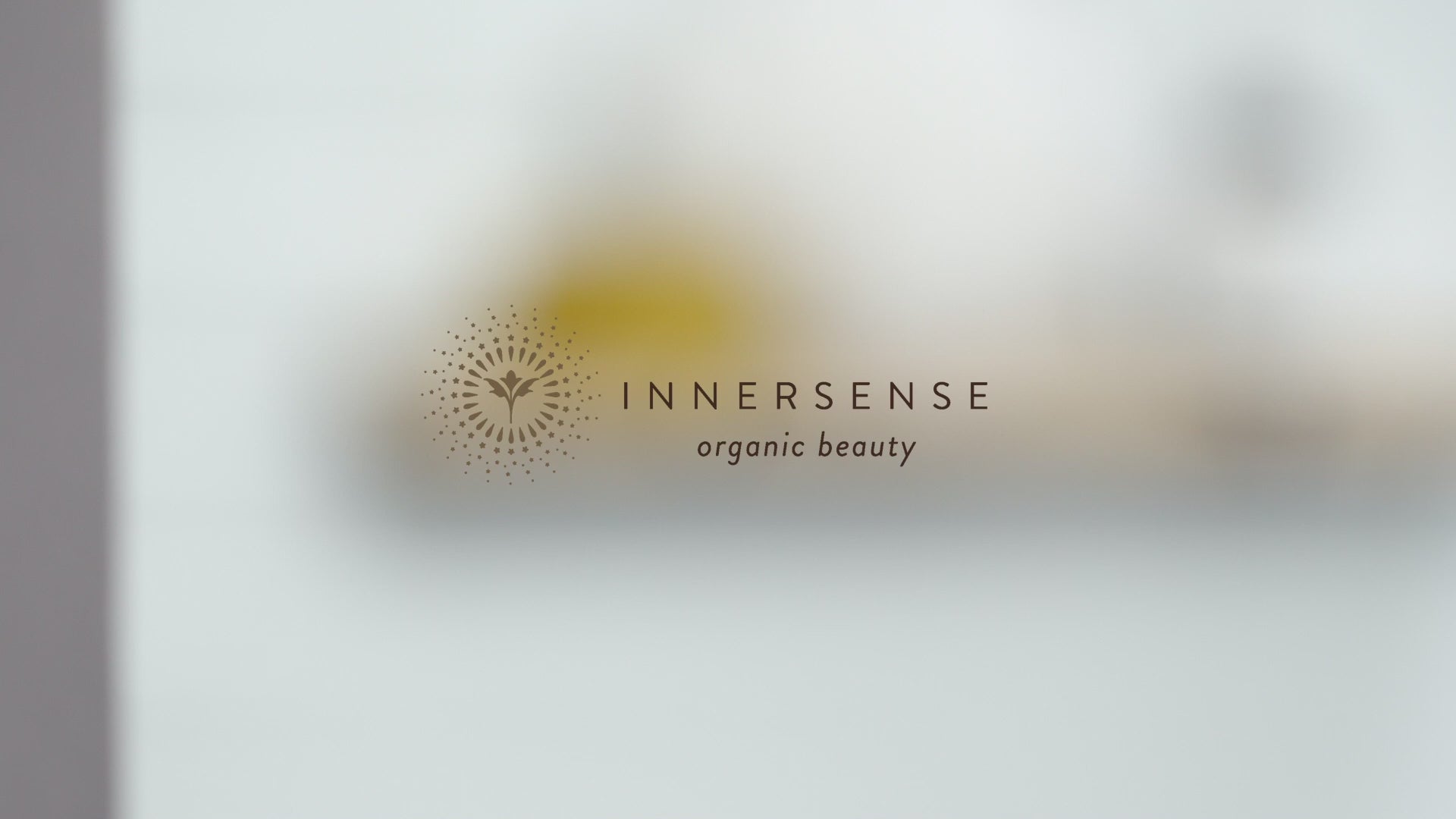 Ladda video: Innersense Harmonic Treatment Oil 29ml